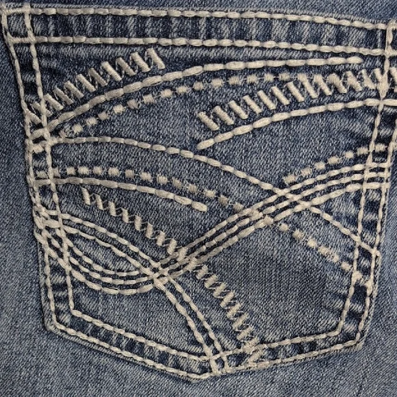 Maurices Distressed Blue Jean Shorts, Sz. 13/14 - Picture 7 of 8